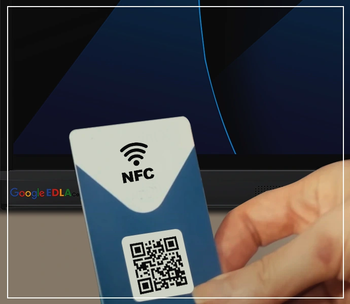 Built-in NFC card reader for secure login on interactive panels